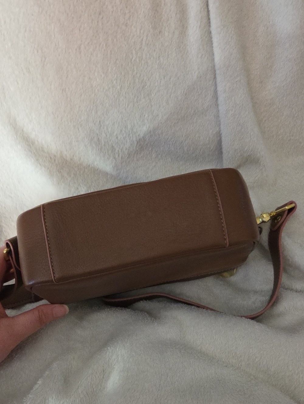 NWOT R. Riveter Jane Camera Bag In Brown Pebbled Leather Pink Edging - Picture 5 of 5